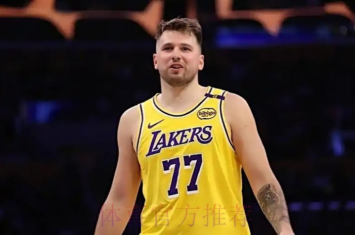 东契奇39+3+4，詹姆斯全能难救主，湖人不敌黄蜂5战4负俯冲附加赛